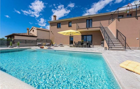 Top performing Airbnb: Villa Sunnyside in Dračevac Monspinoso