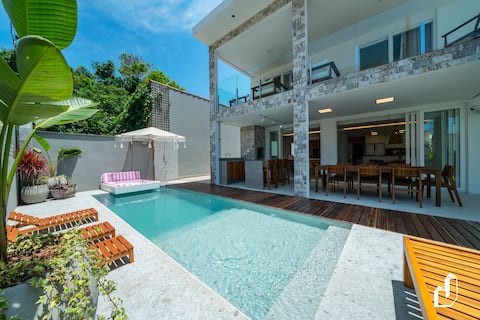 Beautiful house with pool and 06 bedrooms