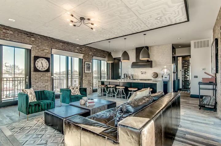 รายละเอียดที่ซับซ้อนทั่วบ้าน