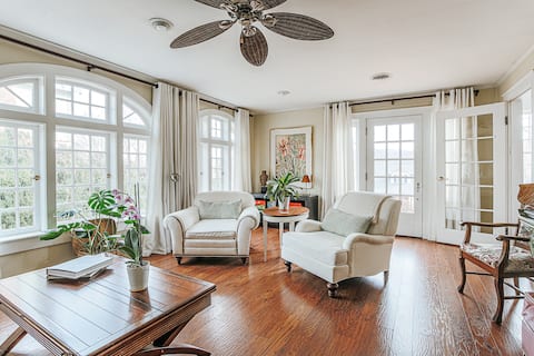 The Cardinal House: Historic Home on Tree Streets