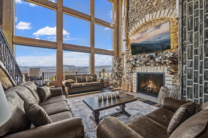 Majestic Paradise ~ Pickleball ~ Pool ~ Mtn Views