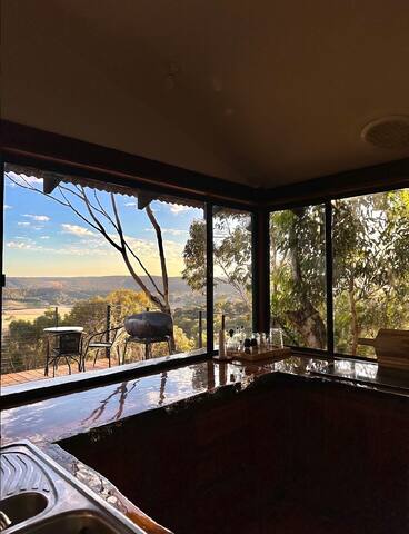 Chittering Heights – A Luxurious Romantic Retreat gallery image 3