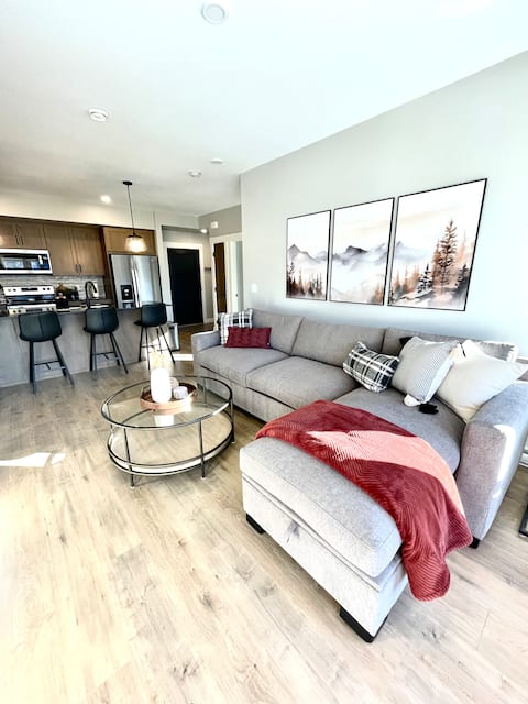 Popular Airbnb listing: Powder Heights Unit 14 in Sun Peaks Mountain
