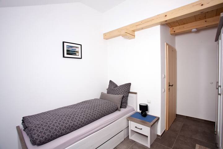 Საძინებელი 3