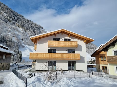 M1 - Penthouse Apartment