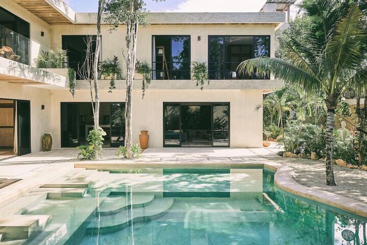 SEA SUN managed Airbnb listing 2