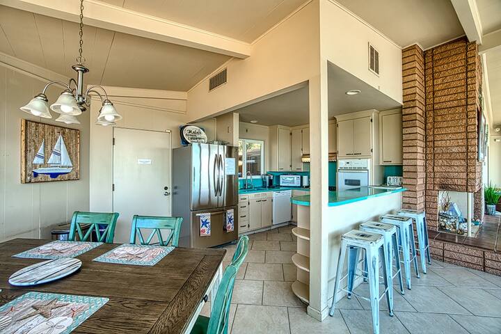 Captain’s Quarters gallery image 4