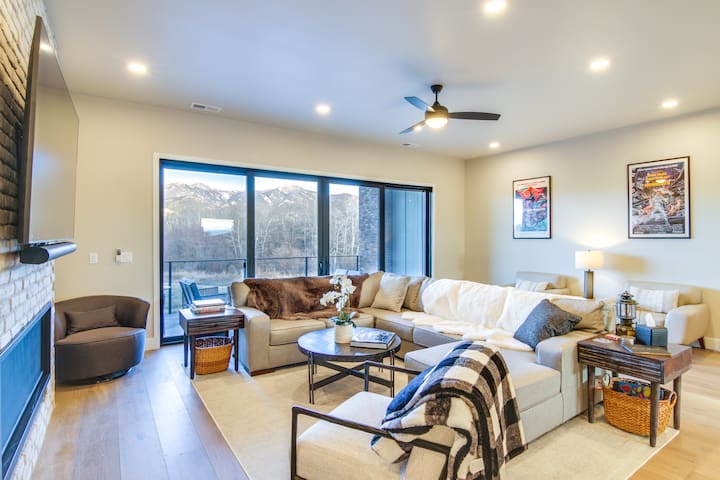 Modern Bozeman Escape w/ Bridger Mountain Views! gallery image 4