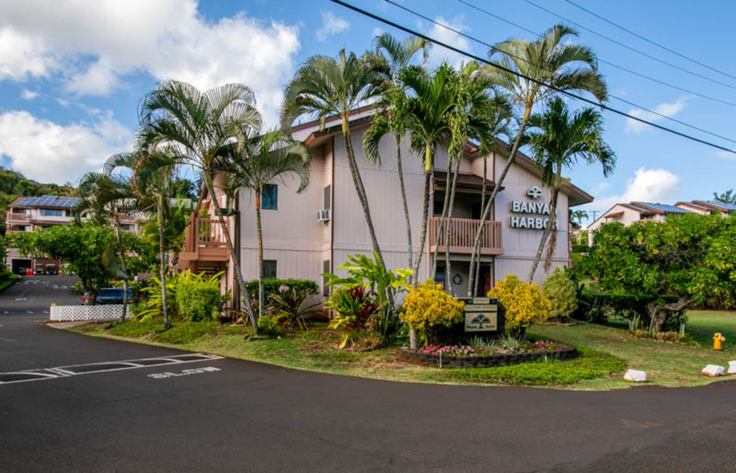 Condo in Lihue · ★4.4 · 2 bedrooms · 3 beds · 1.5 shared baths - Image 17