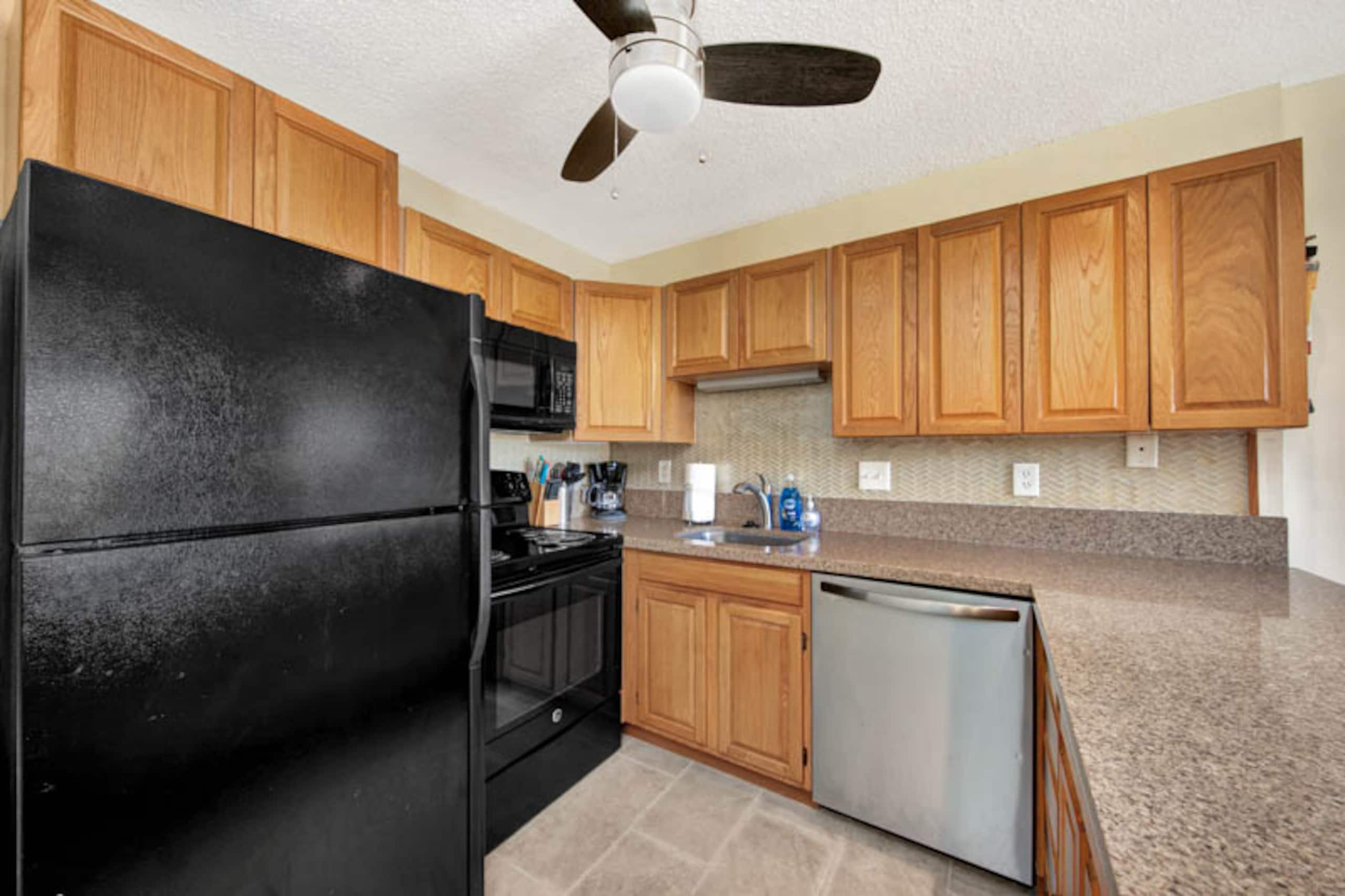 Condo in Lihue · ★4.4 · 2 bedrooms · 3 beds · 1.5 shared baths - Image 4