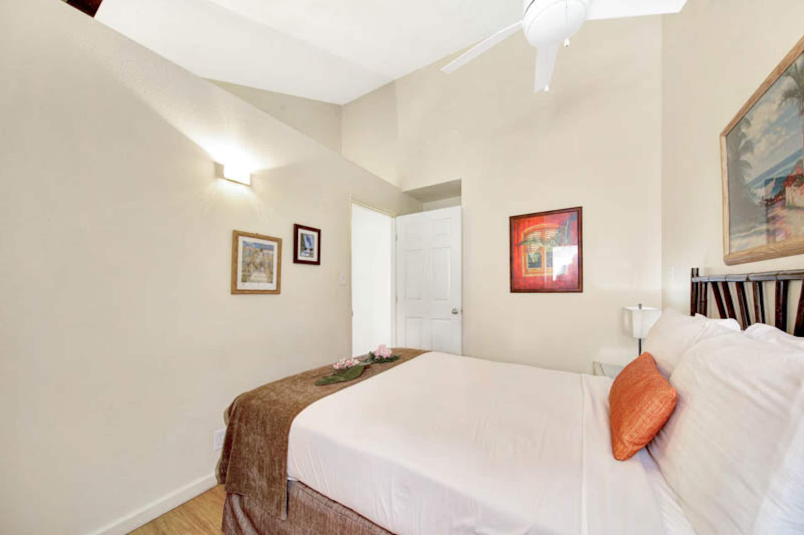 Condo in Lihue · ★4.4 · 2 bedrooms · 3 beds · 1.5 shared baths - Image 12