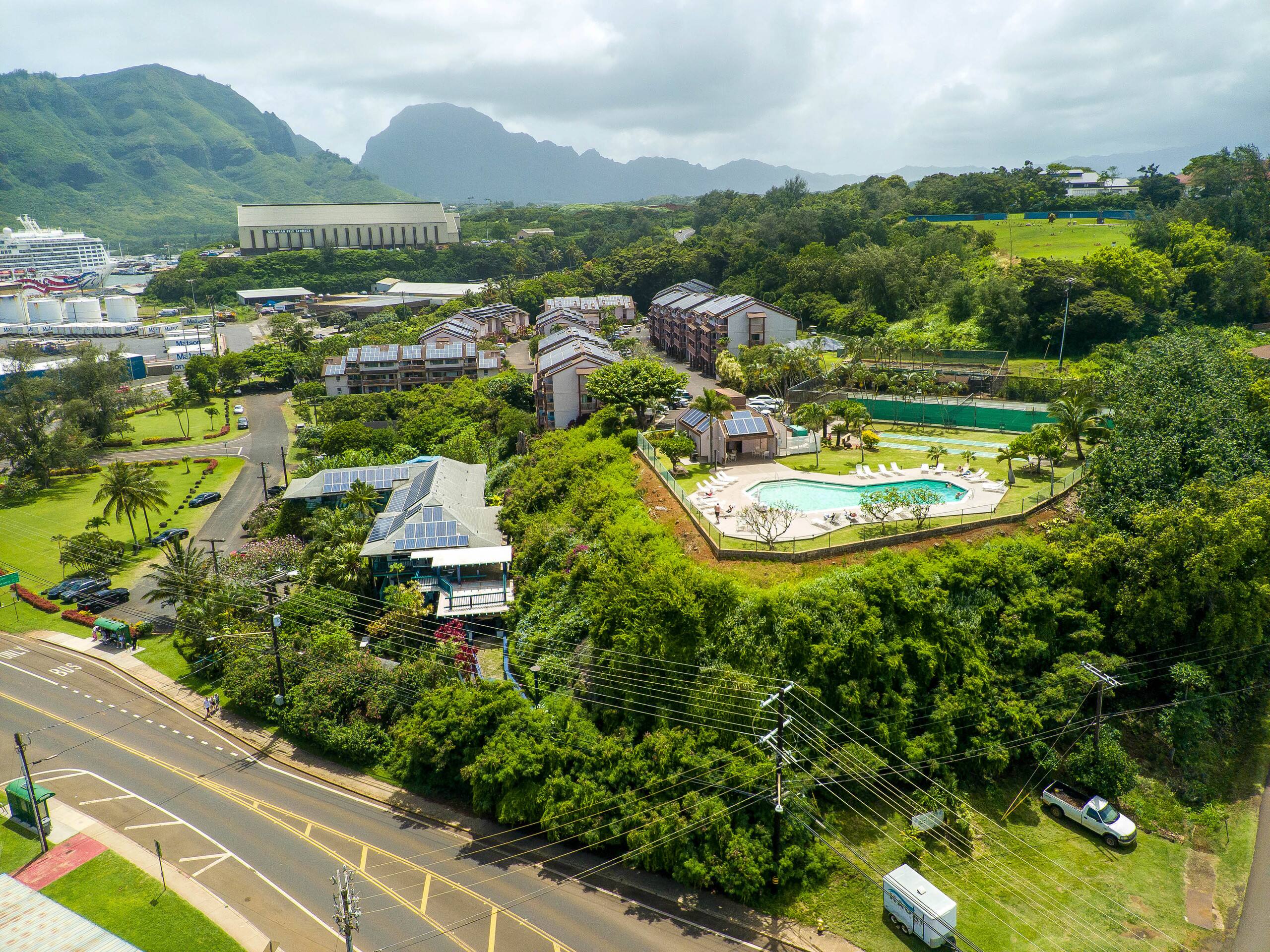 Condo in Lihue · ★4.4 · 2 bedrooms · 3 beds · 1.5 shared baths - Image 24