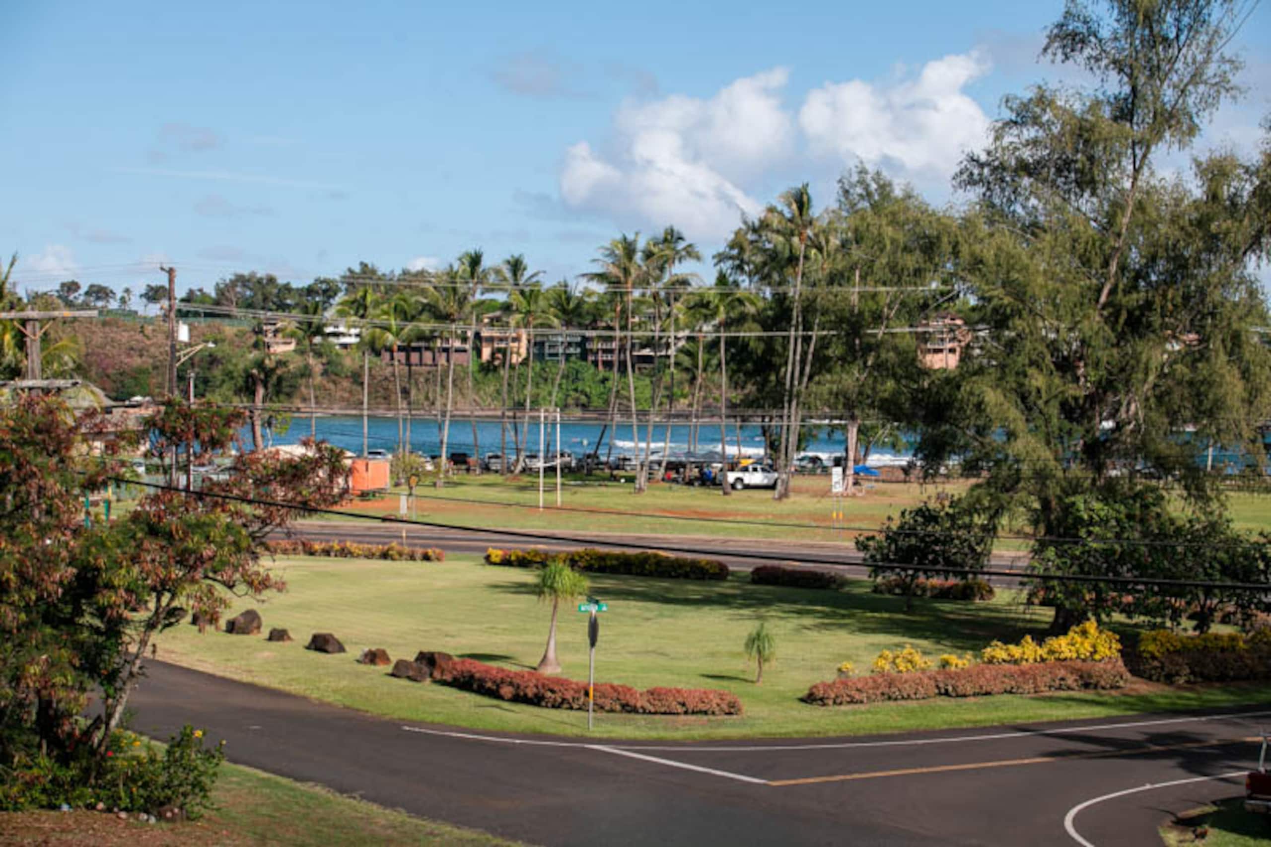 Condo in Lihue · ★4.4 · 2 bedrooms · 3 beds · 1.5 shared baths - Image 26