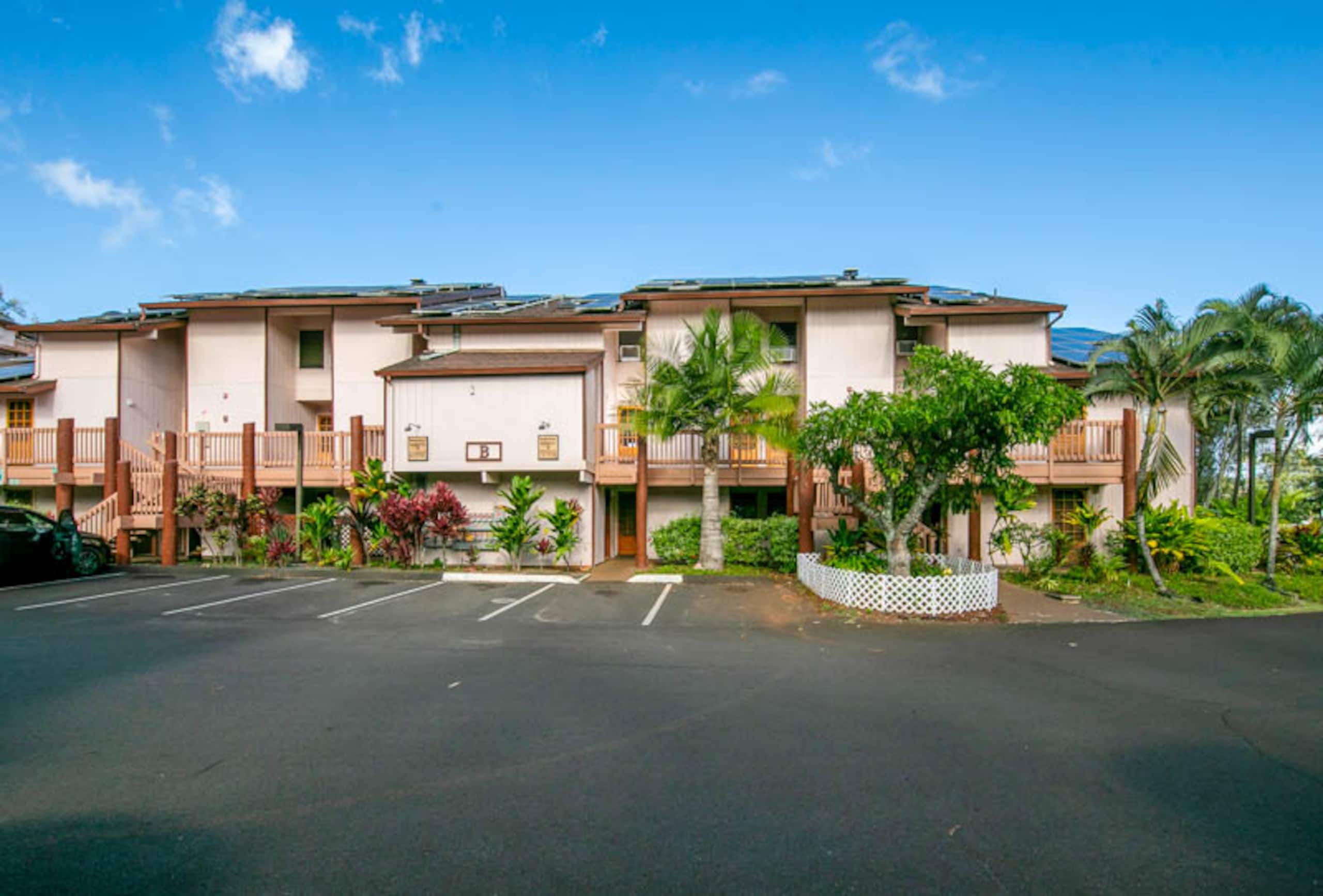 Condo in Lihue · ★4.4 · 2 bedrooms · 3 beds · 1.5 shared baths - Image 18