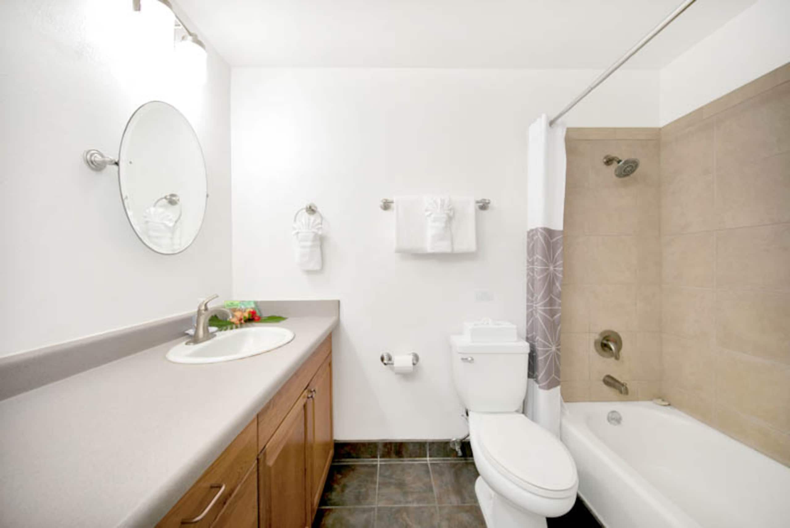 Condo in Lihue · ★4.4 · 2 bedrooms · 3 beds · 1.5 shared baths - Image 15