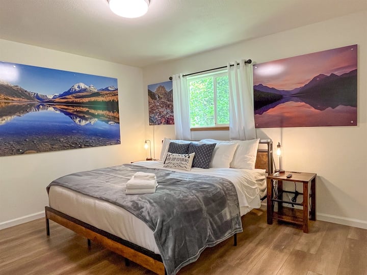 Modern Cabin - 12 Minutes to Glacier!