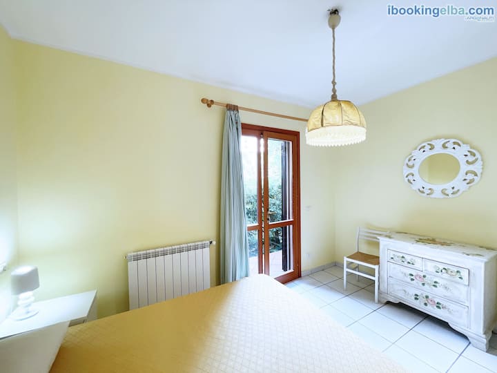 Dvosobni apartman (3) – dvokrevetna soba s francuskim prozorom