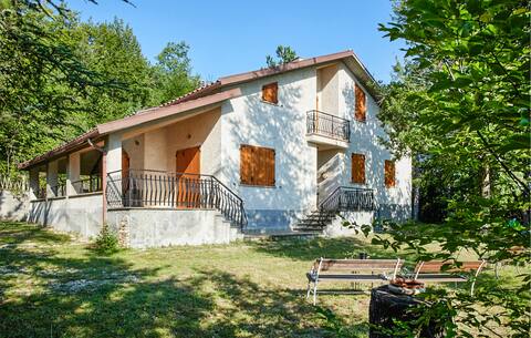 5 bedroom nice home in Termoli