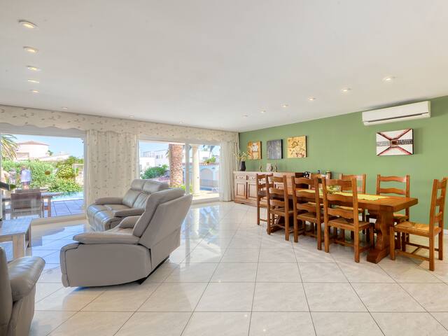 Llobregat 41b by Interhome gallery image 3