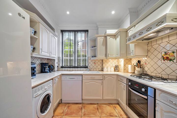 Finest Retreats | Luxury House in Hampstead gallery image 4