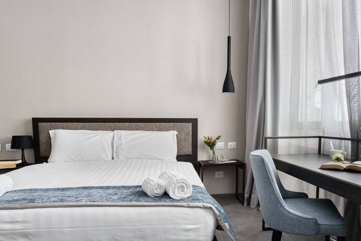 Sleek & Cosy hotel units in Perfect Centre