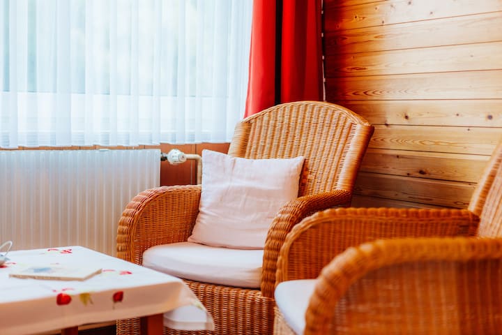 Anja Anna Und Dana managed Airbnb listing 3