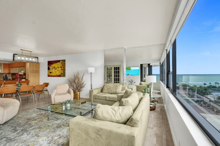 Beach Resort Condo /921 - Miami Beach, FL