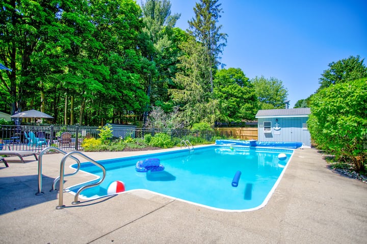 Woodcliff Cottage | Pool | Bonfire | Coffee Bar