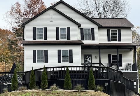 Heated Pool May 1st to October 31st Pickleball