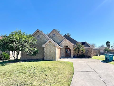 Large, Quiet Home w/ Excellent Heated Indoor Pool