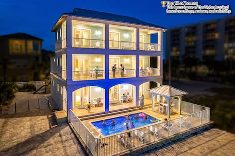 Sleeps 25/Gulf views/Saltwater pool/Across beach
