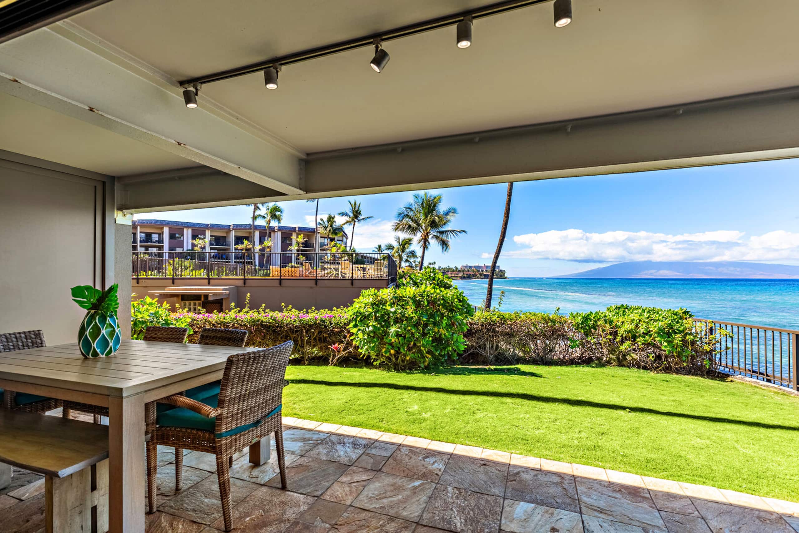 Condo in Lahaina · ★4.73 · 2 bedrooms · 3 beds · 2 private baths - Image 4