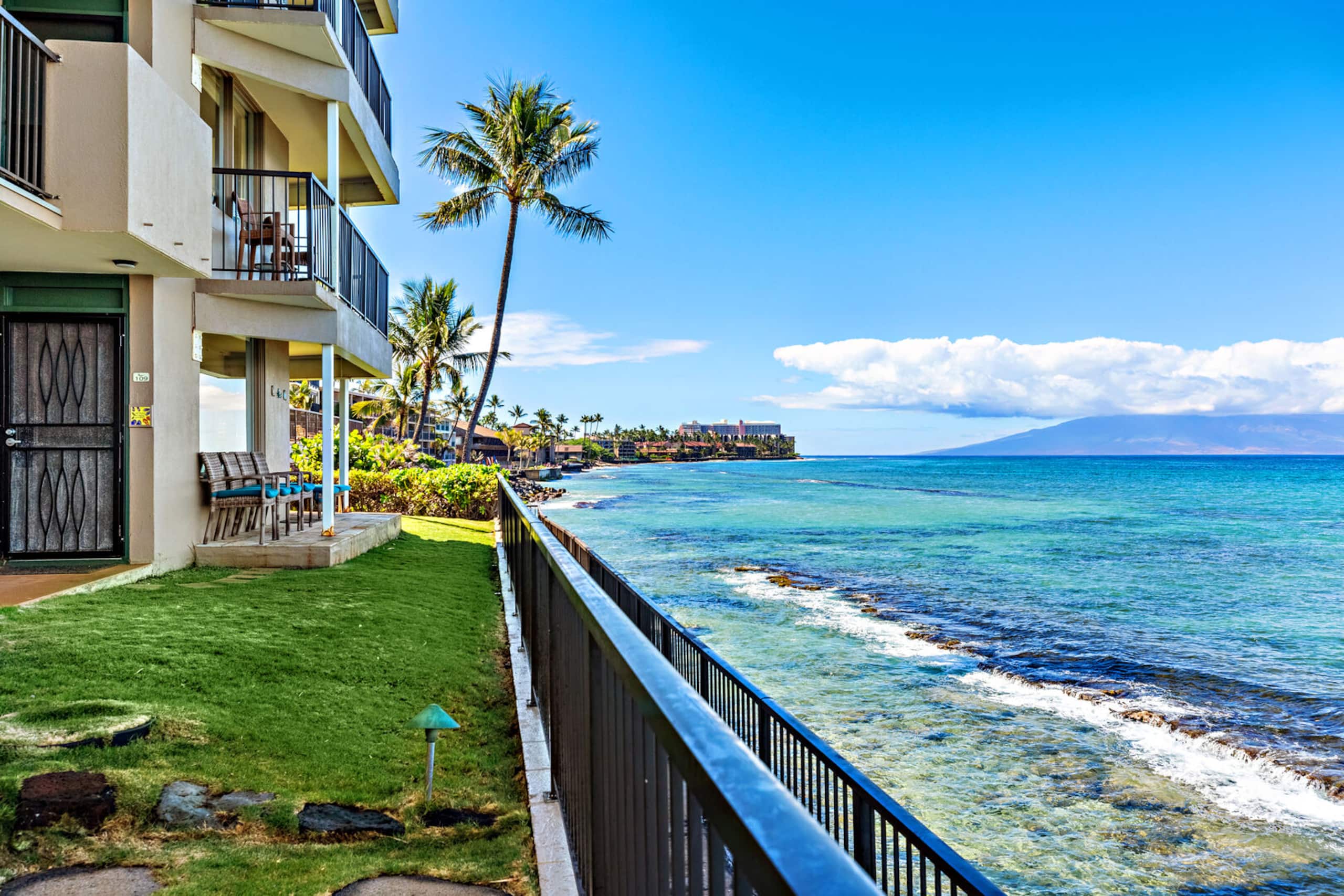 Condo in Lahaina · ★4.73 · 2 bedrooms · 3 beds · 2 private baths - Image 30