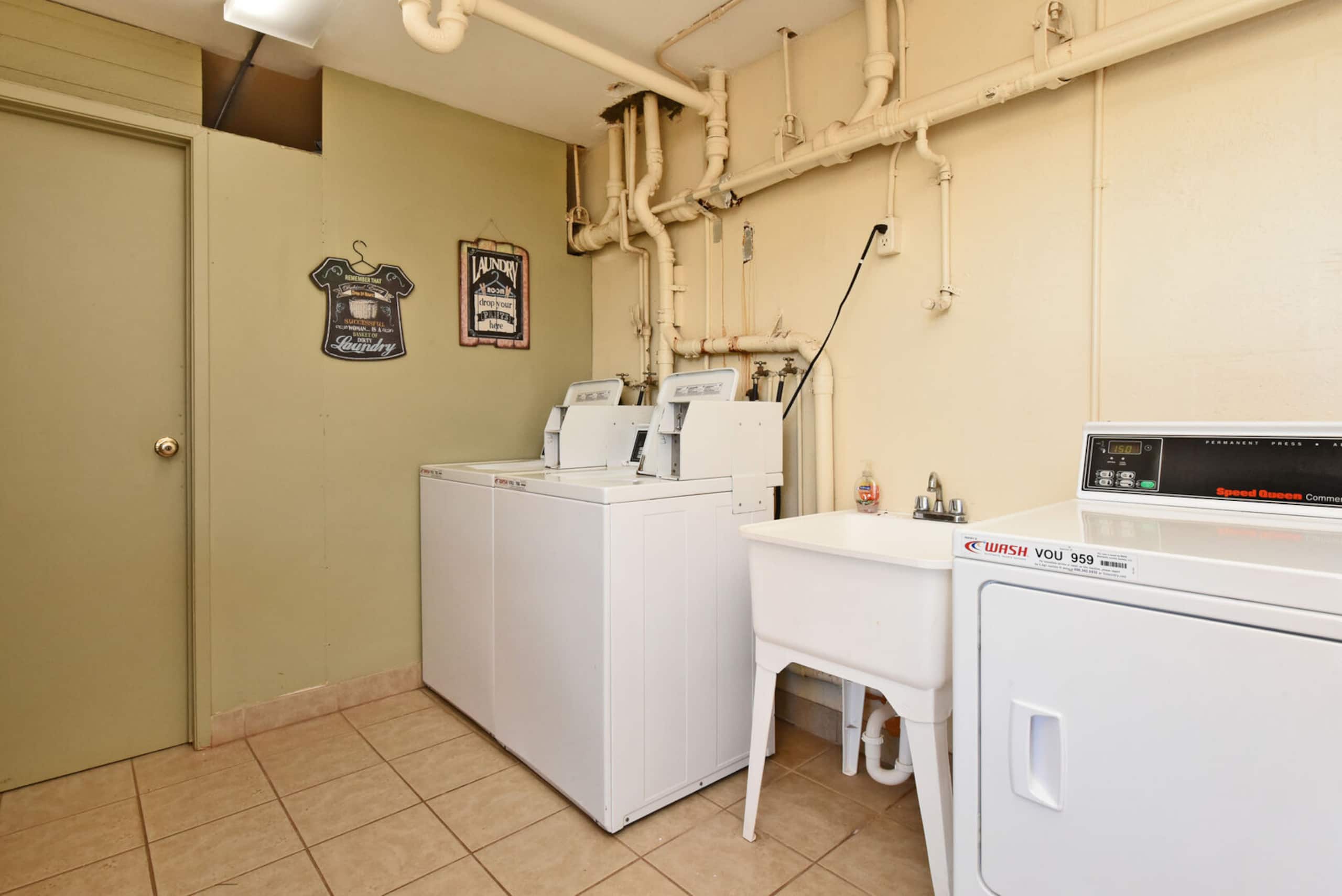 Condo in Lahaina · ★4.73 · 2 bedrooms · 3 beds · 2 private baths - Image 38