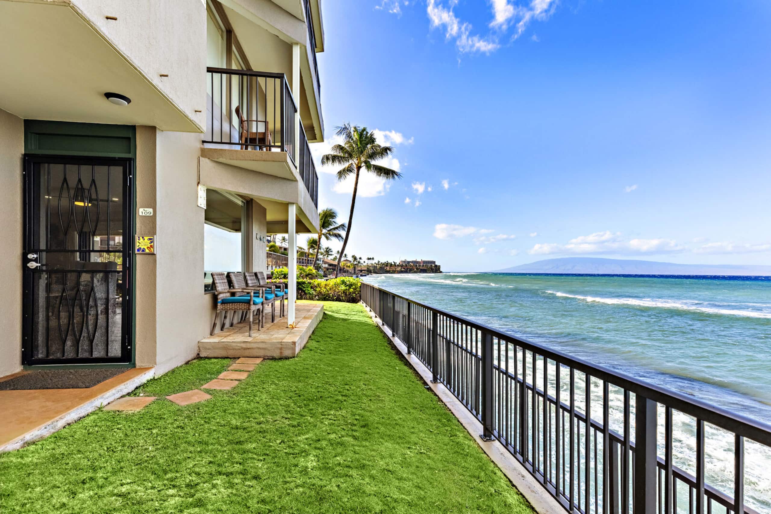 Condo in Lahaina · ★4.73 · 2 bedrooms · 3 beds · 2 private baths - Image 29