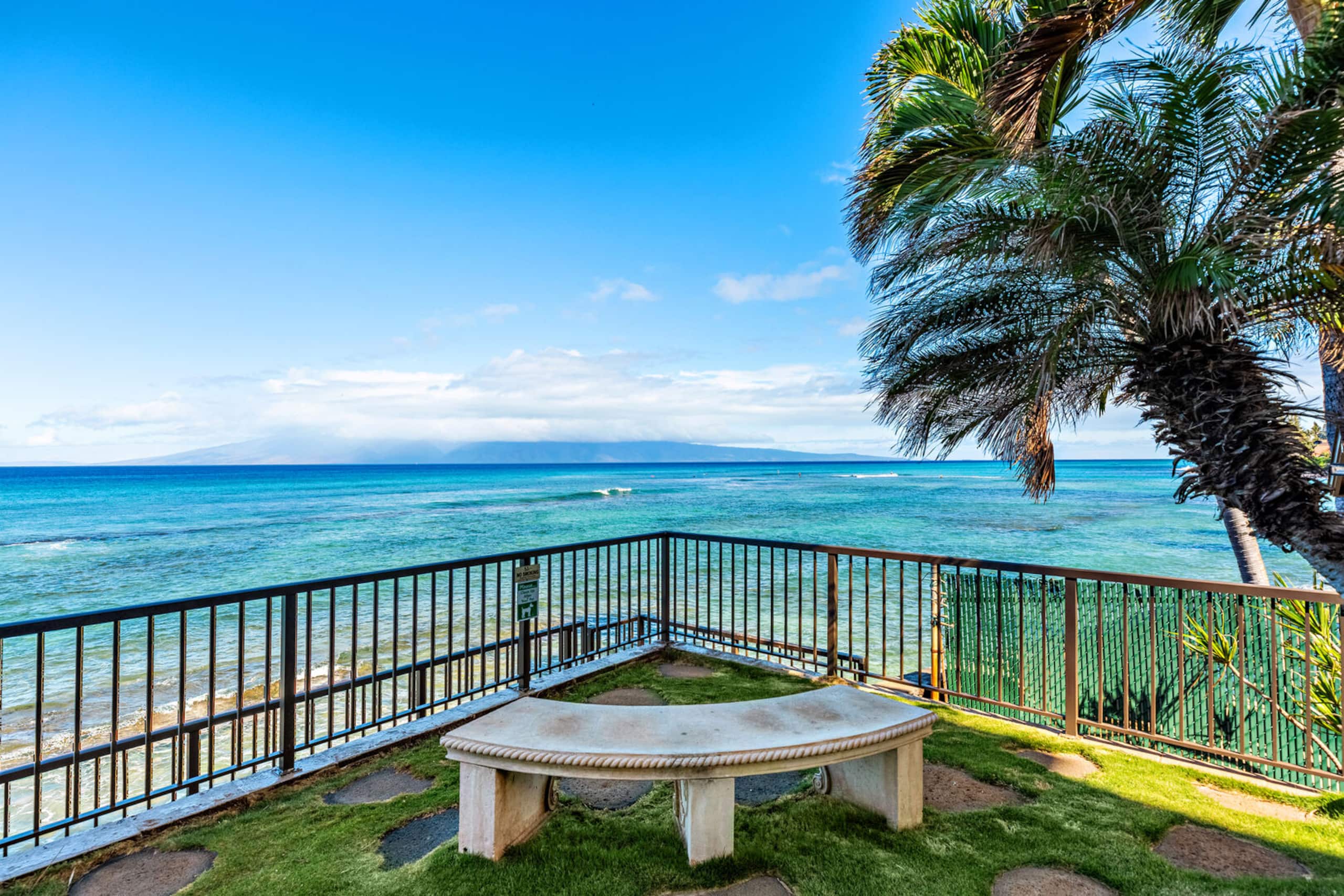 Condo in Lahaina · ★4.73 · 2 bedrooms · 3 beds · 2 private baths - Image 32