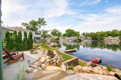 Lakefront Retreat on Portage Lakes w/Game Room