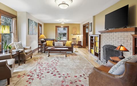 Moss Cottage | Historic home + Easy walk to campus