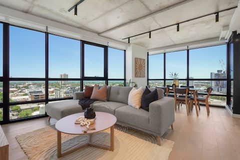Deluxe Living in Southbank, Parking Available T&Cs