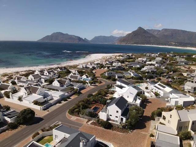 The Oystercatcher gallery image 5