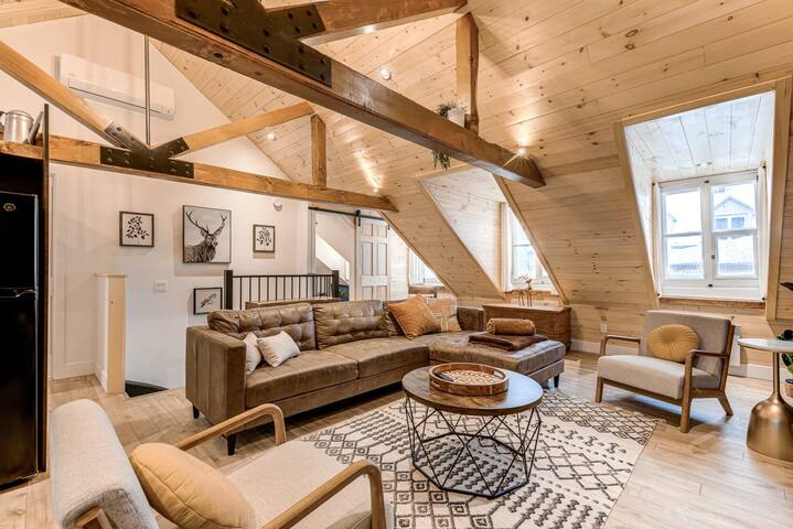 Gorgeous 3 Bedroom 2-floor Old Quebec Townhouse gallery image 5