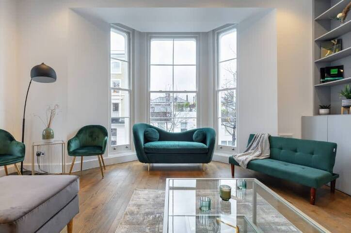 London Chelsea 5BR Beautiful Triplex House gallery image 2