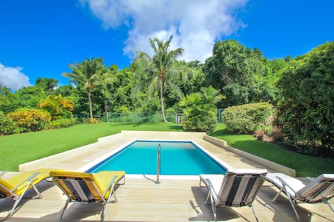 Family Friendly 4-Bed Home with Pool - Chindwin