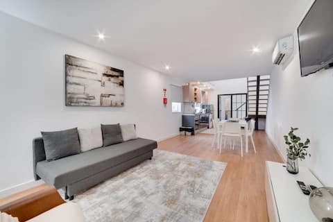 Popular Airbnb listing: Spacious & Modern Belem Duplex with A/C in Ajuda