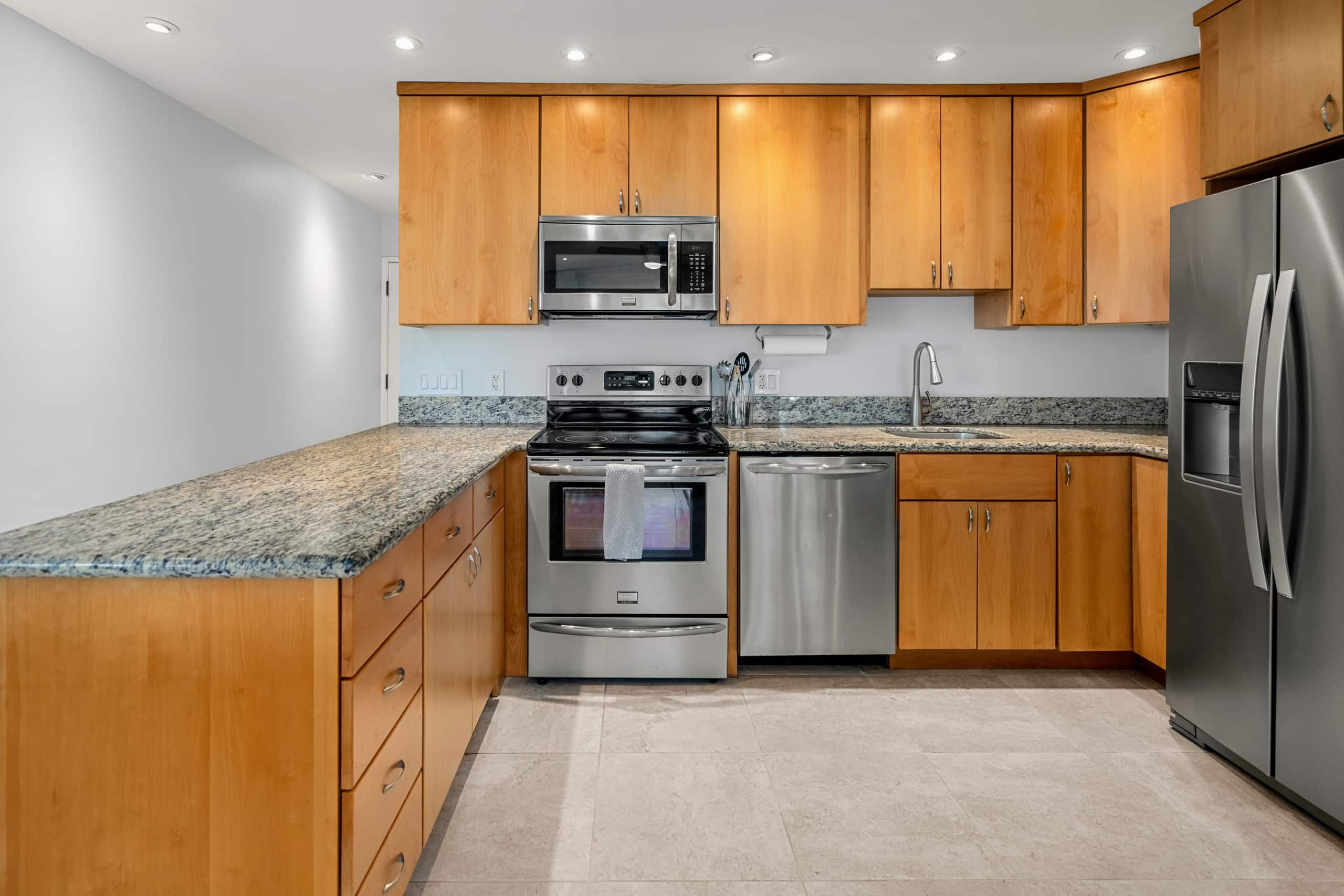 Condo in Kihei · ★4.93 · 1 bedroom · 2 beds · 1 bath - Image 7