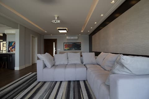 MRM93 - Front Sea, Linda Vista, 2 Garages, Wi-Fi