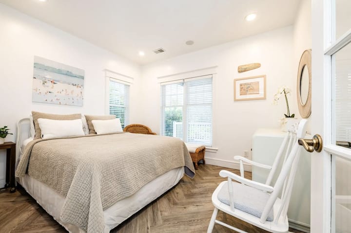 Chambre avec lit Queen Size au niveau principal