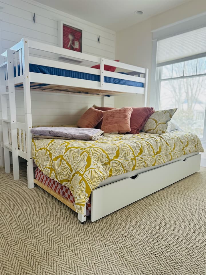 Chambre pour enfants à l'étage