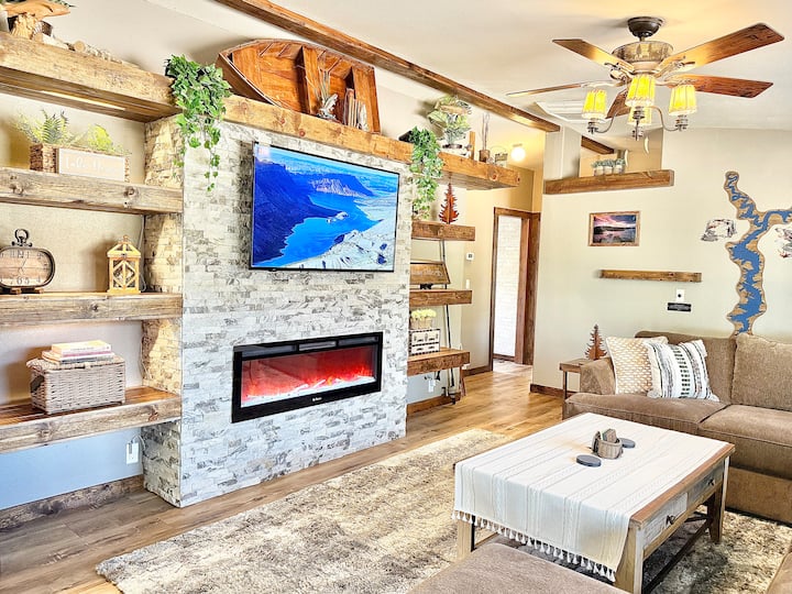 Lake View Home That Truly Accommodates 12