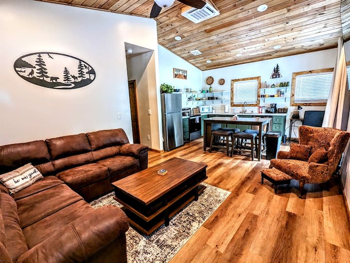 Relax & Recharge In Cozy Pinetop 2br Retreat - Pinetop-Lakeside, AZ